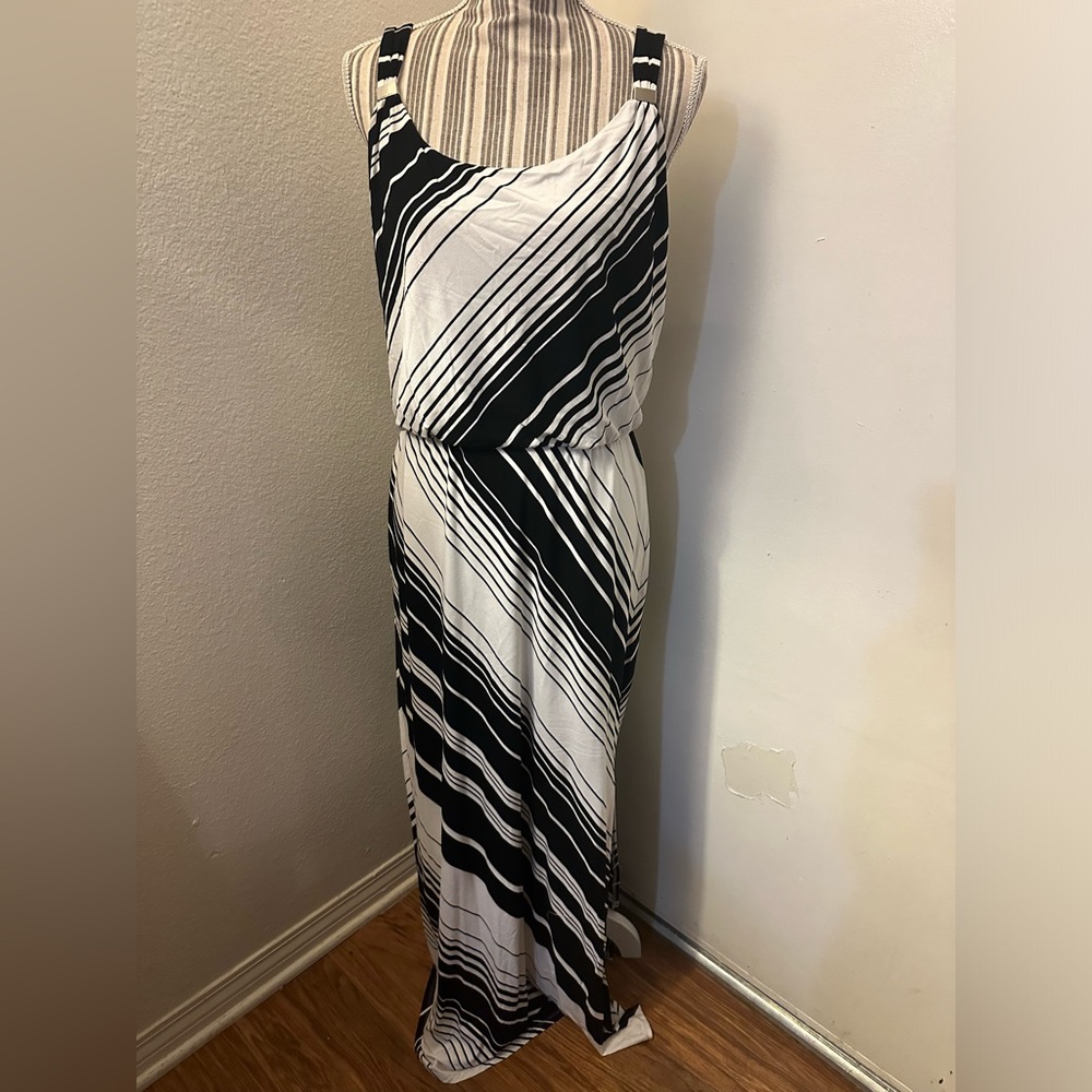 White House Black Markt maxi dress